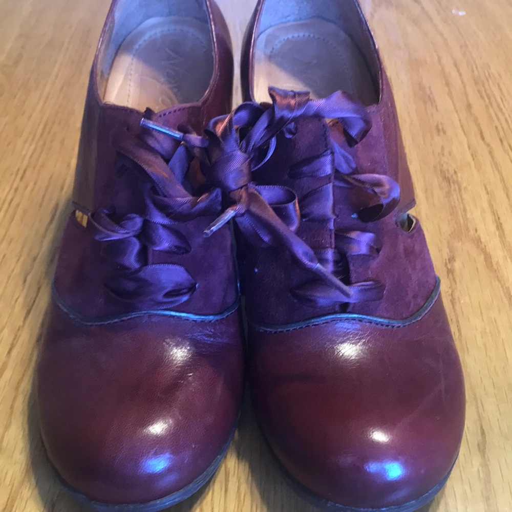 Women's red leather 8.5 booties